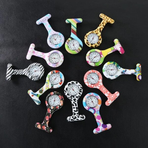 Casual Silicone Nurse Watch Multicolor Pattern Arabi Numerals Round Dial Women Nurses Brooch Tunic Fob Watches Pocket Watches