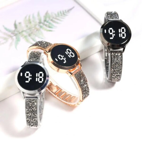 Digital Watch Life Waterproof Multifunctional Digital Display Women Causual Round LED Digital Watch for Daily Wear