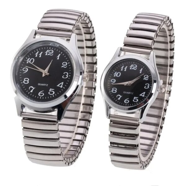 Silver Couple Quartz Watch Magnetic Heart Bracelet for Couple Fashion Creative Leisure Round Watch Dial Dainty Bracelet Set