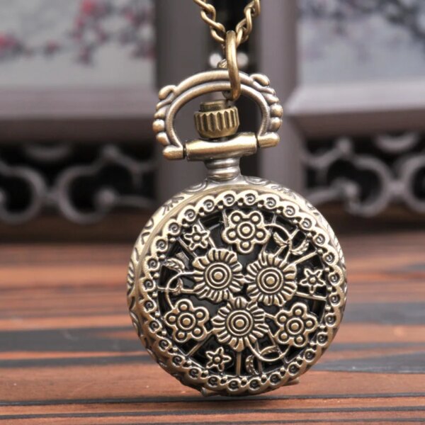 Creative Hollow Flower Shaped Quartz Pocket Watch With Sweater Necklace Jewelry Pocket Watch On Chain Student Gifts