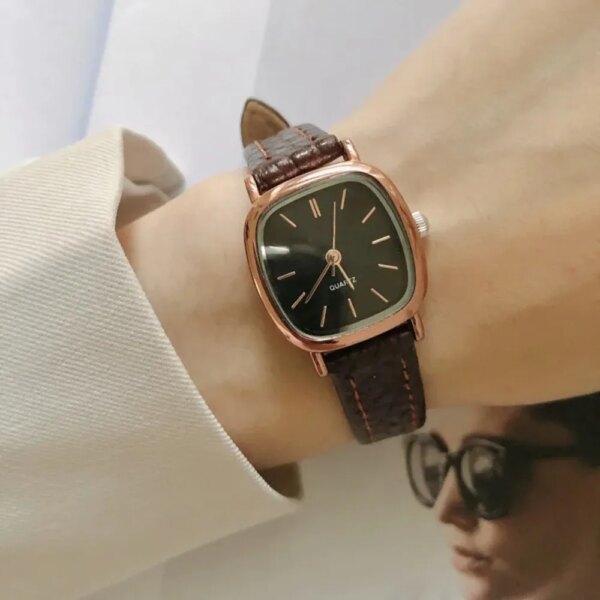 High Quality Ladies Casual Bracelet Watches Women's Simple Vintage Watches for Women Dial Wristwatch Leather Strap Wrist Watch