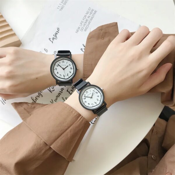 Simple Couple Quartz Watch Men and Women Student College Style Vintage Watches Leisure Fashion Number Dial Gift Clock Wholesale